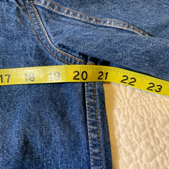 Vintage Izod trucker jean jacket, medium wash denim, size medium, four pockets - Picture 8 of 13